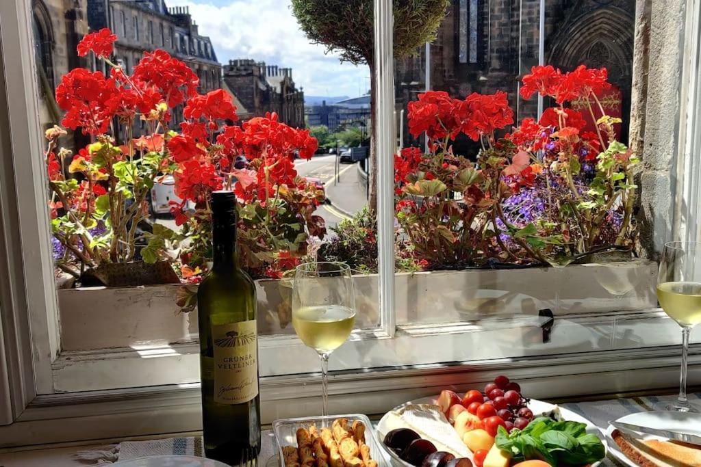 Royal Mile Apt, Just 1 Min From Edinburgh Castle! Экстерьер фото